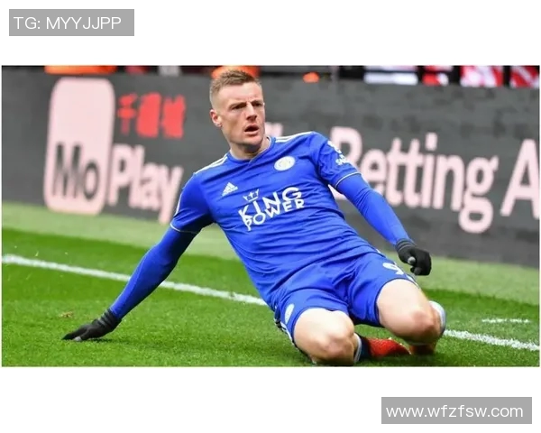 聚焦足球超级球星传奇人生探索其背后的荣耀与挑战