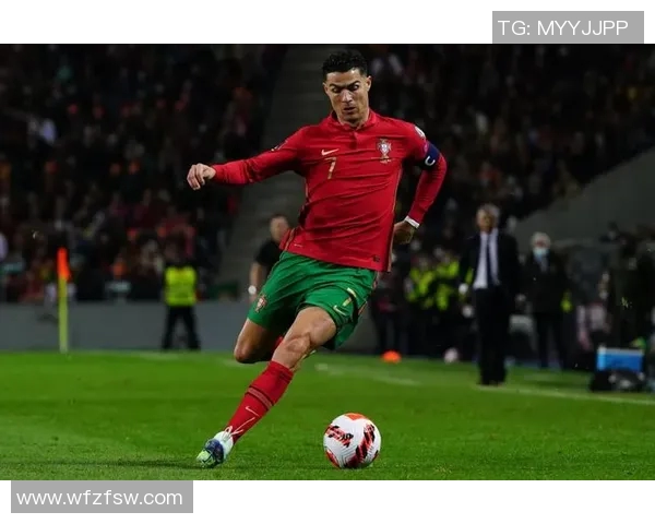 踢足球的帅气球星们谁最吸引眼球他们的风采你了解吗